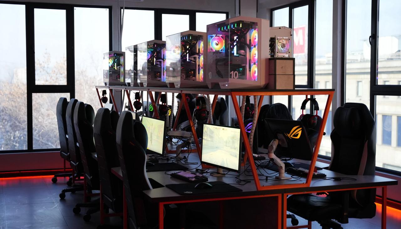 Profesjonalne stanowisko e-sportowe